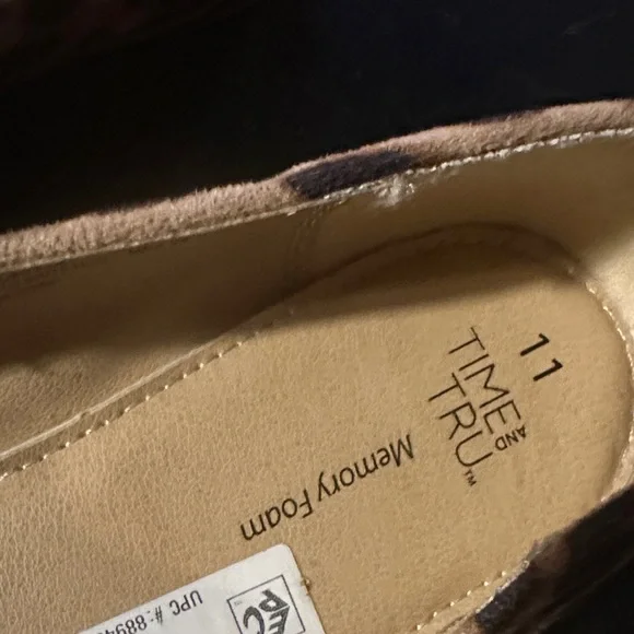 Leopard Print Women's Loafers size 11 - Picture 3 of 7